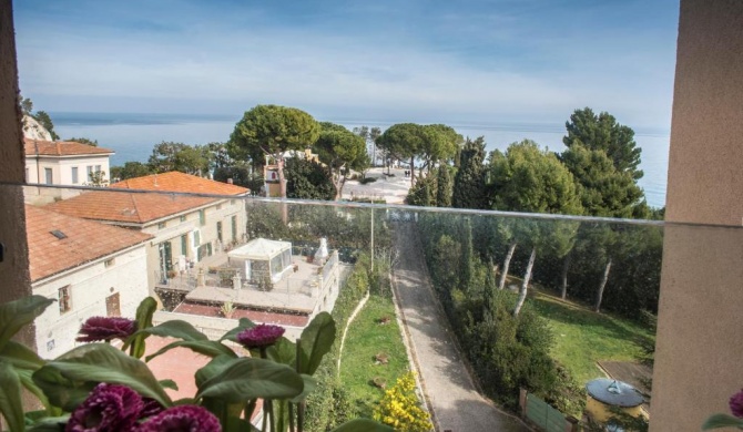 CASA DEL SOLE SX - Numana, meraviglioso bilocale in piazza