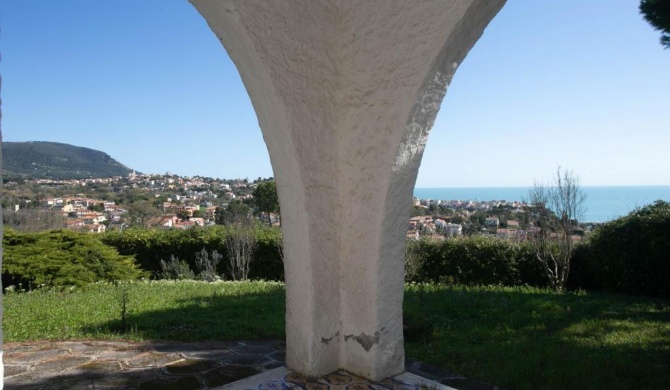 N111 - Numana, villa singola con giardino e vista mare