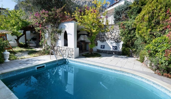 Villa Marinella close to the sea with private pool