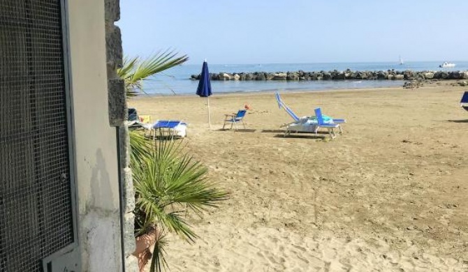 One bedroom appartement at Nettuno 1 m away from the beach