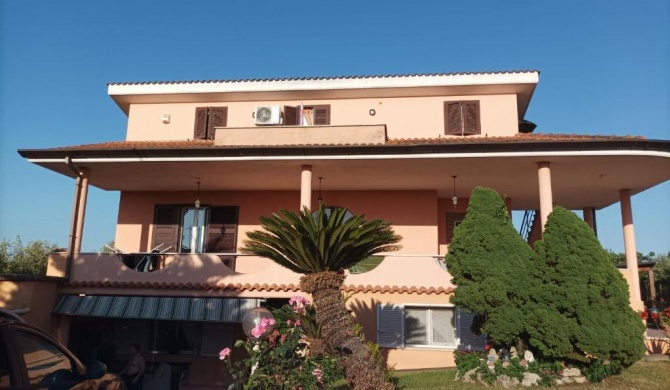 Villa with swimming pool 10 minutes from the sea