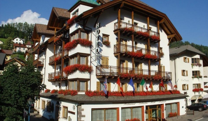 Hotel Dolomiti Madonna