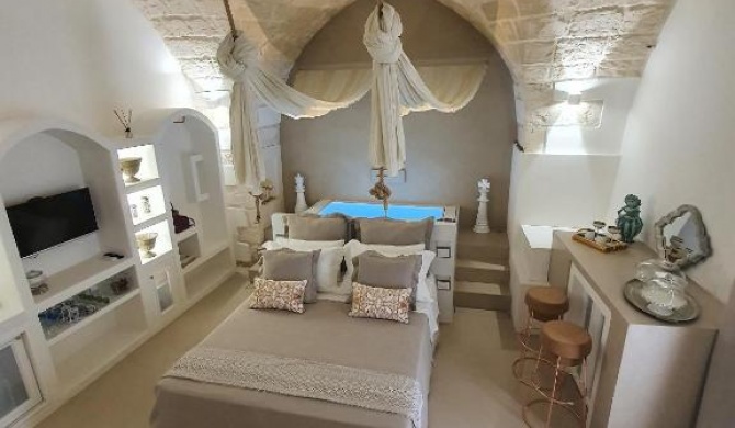 Eurydice Suite with Infinity Jacuzzi
