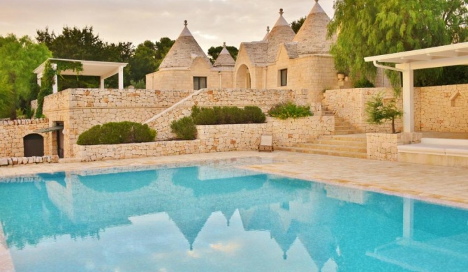 Trulli dei Carrubi: Villa w/ Infinity Edge Private Pool, 500+sqm Terraces