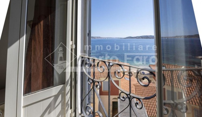 9 FARO - Porto Faro finestra su un mare d'amare