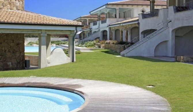 Appartamento con piscina a due passi dal mare