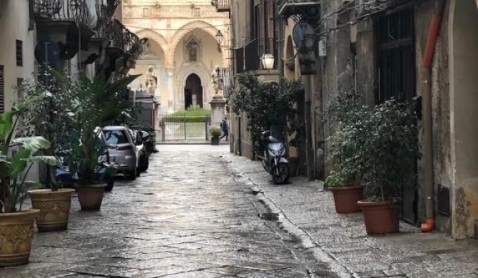 Casa di fronte la Cattedrale
