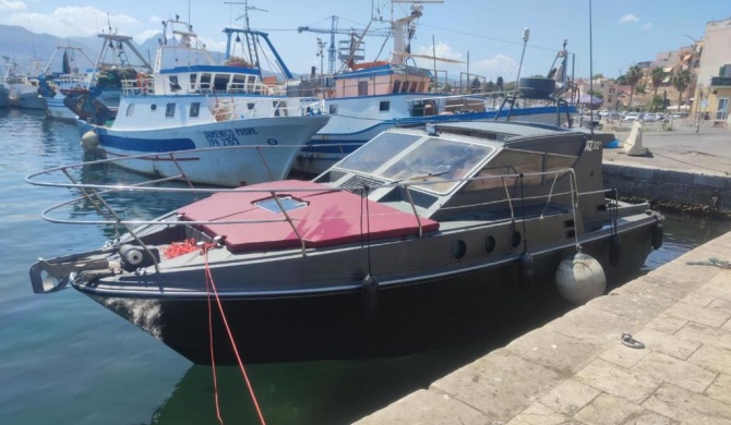 tour in barca a Palermo intera giornata con pranzo