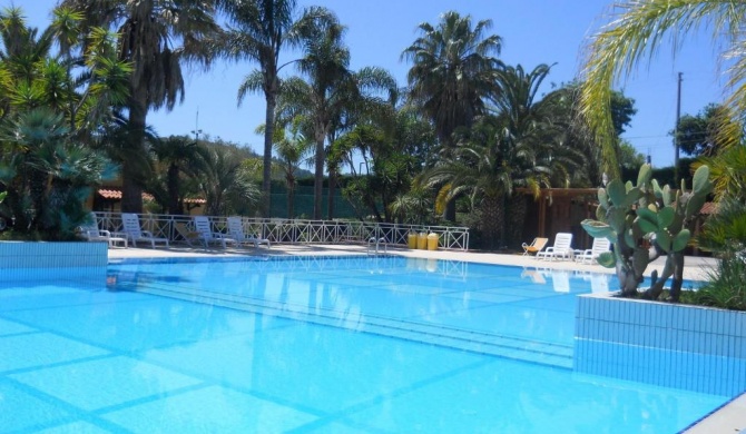 Apartment with pool and tennis court near beach and coastal caves