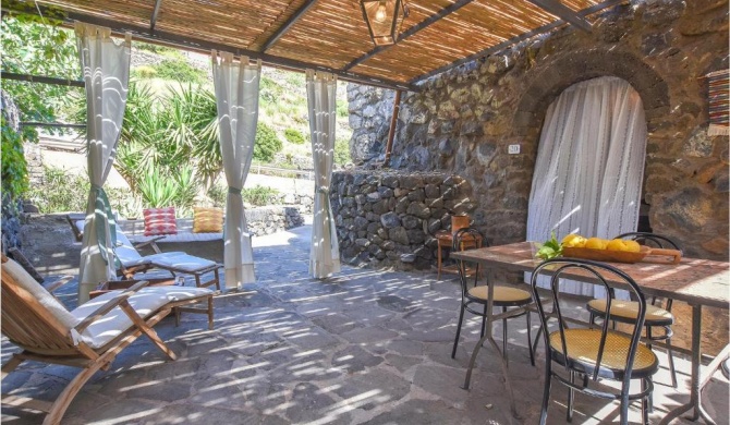 Beautiful home in Pantelleria with WiFi and 3 Bedrooms