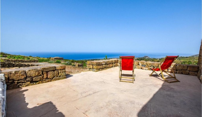 Nice home in Pantelleria with WiFi
