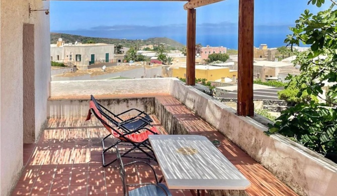 Nice home in Pantelleria with WiFi and 4 Bedrooms